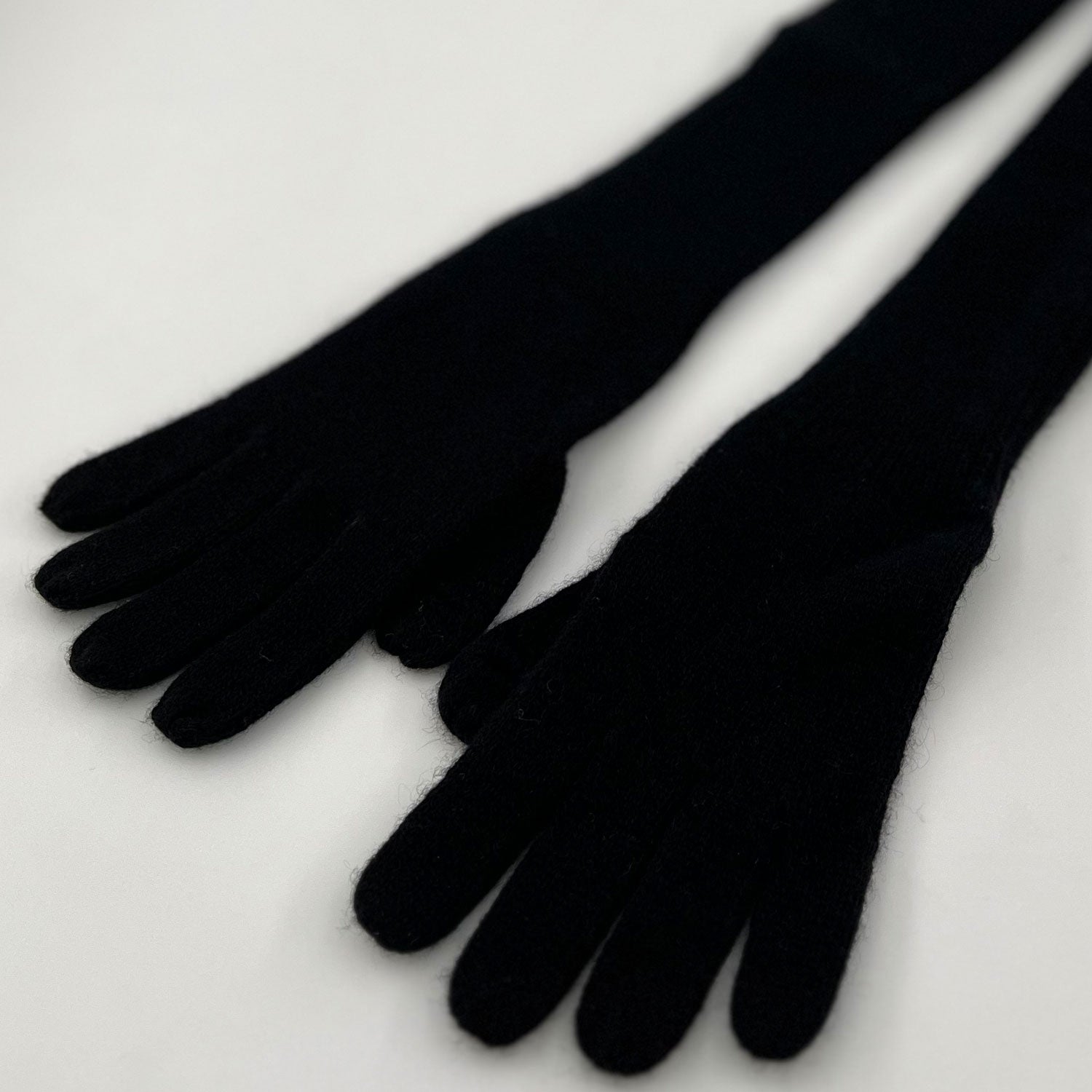 The Opera Cashmere Gloves | Black