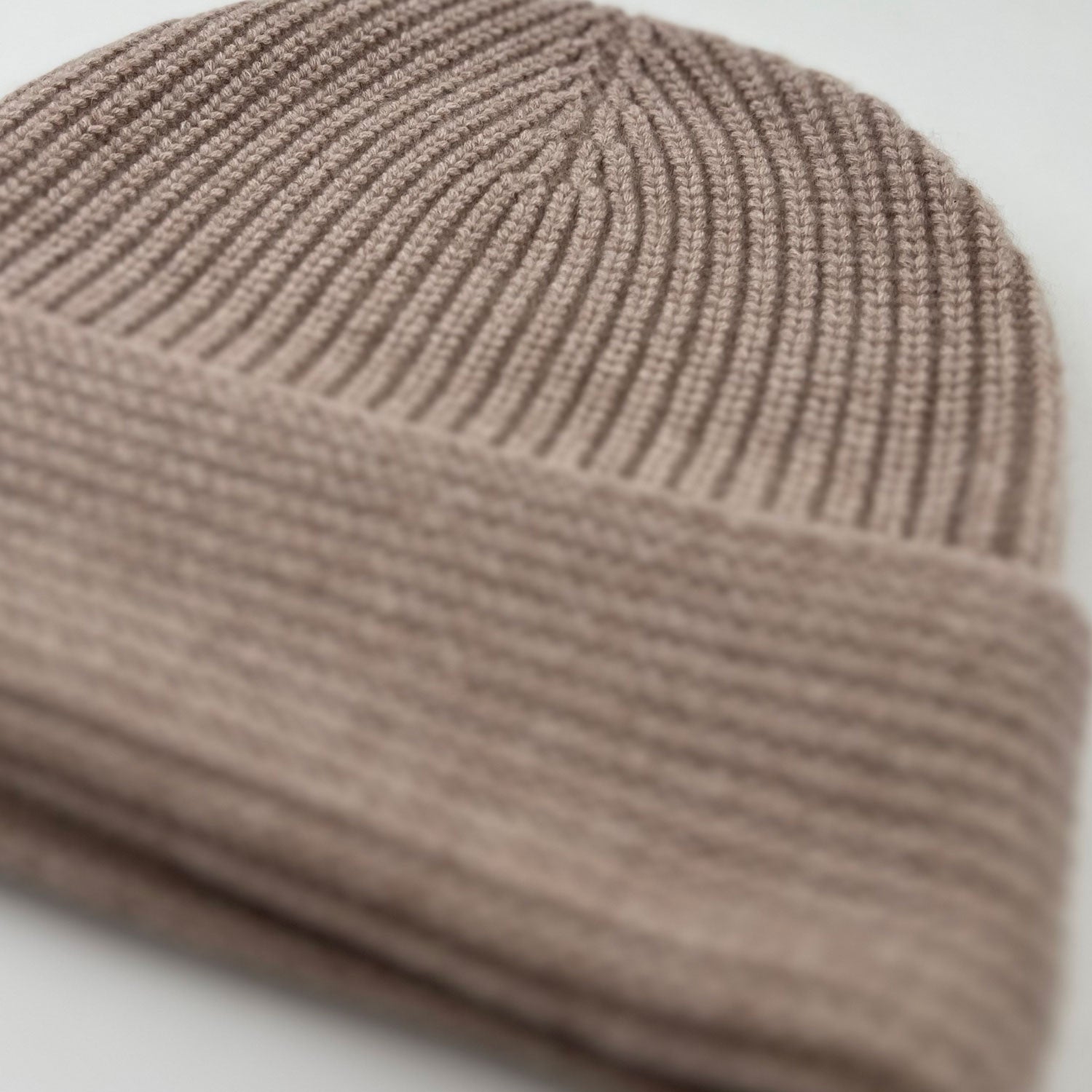 The Cocoon Cashmere Beanie | Heather Oatmeal