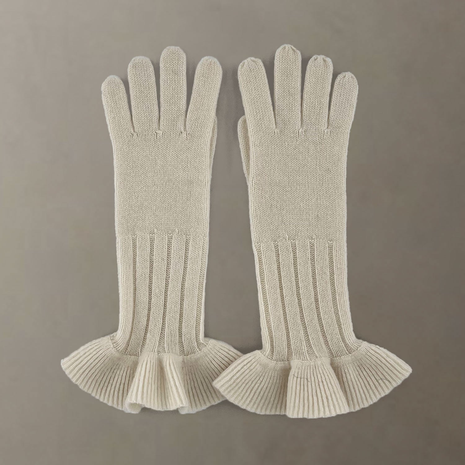 The Ruffle Cashmere Gloves | Cream