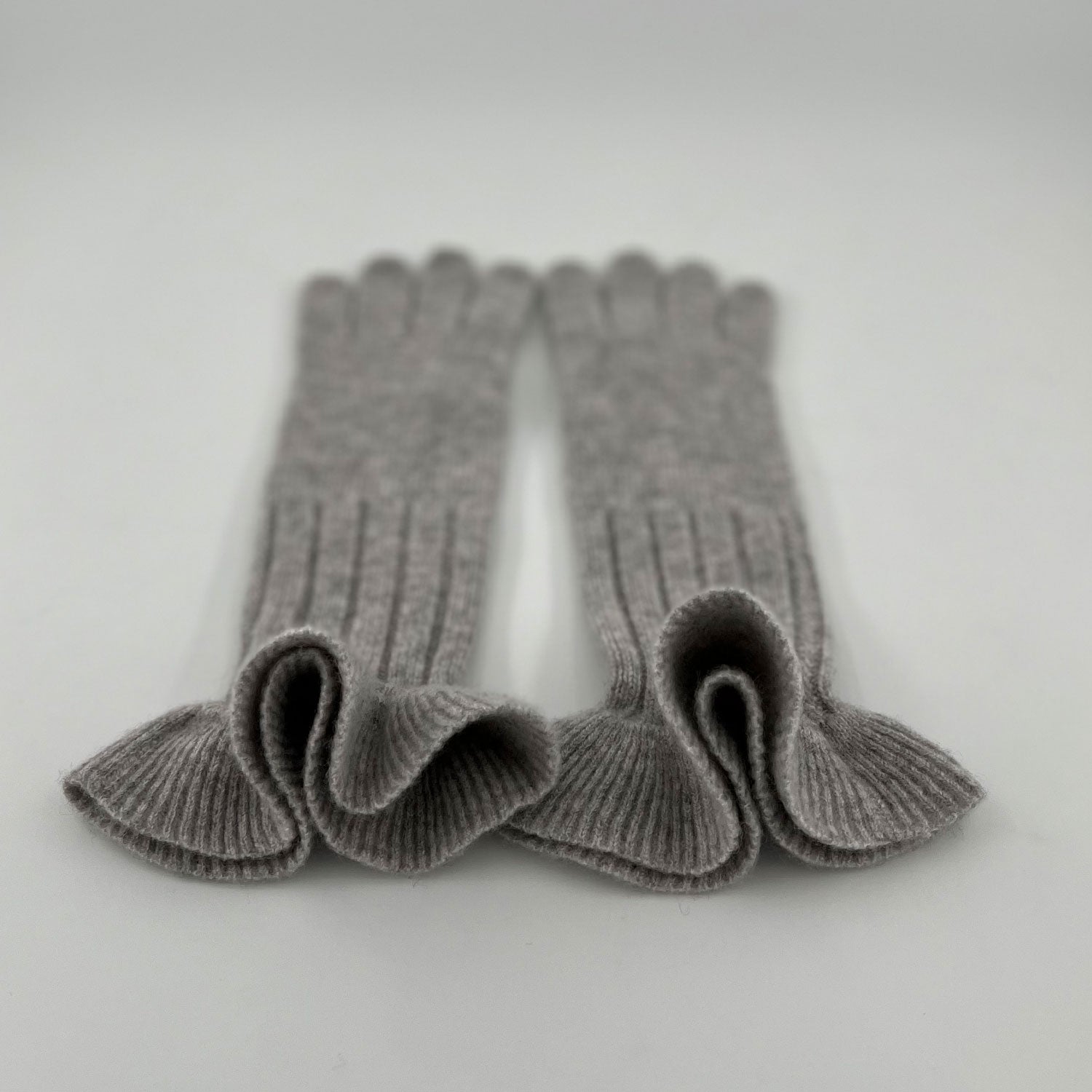 The Ruffle Cashmere Gloves | Heather Grey