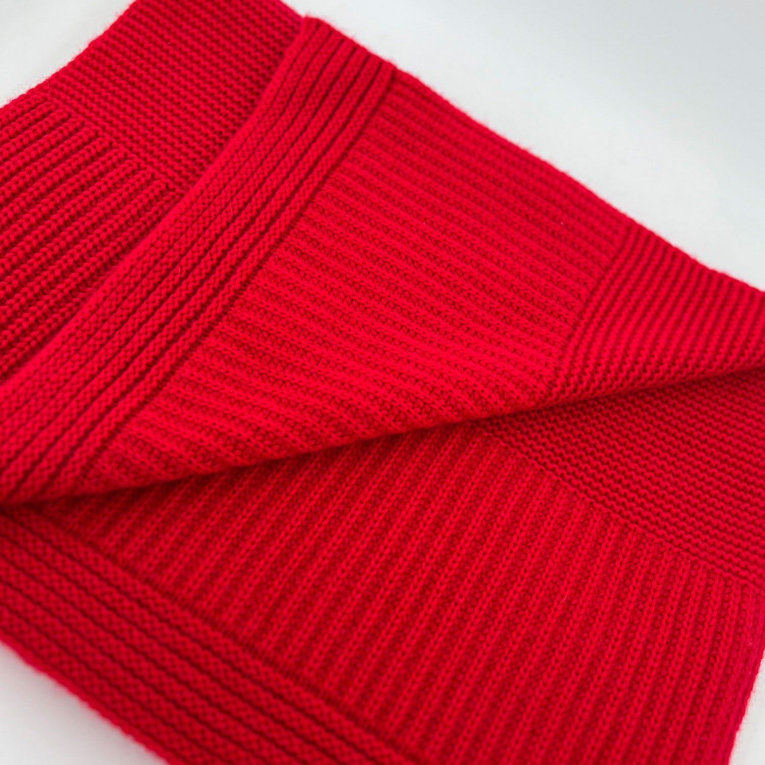 The Cocoon Cashmere Scarf | Tomato Red