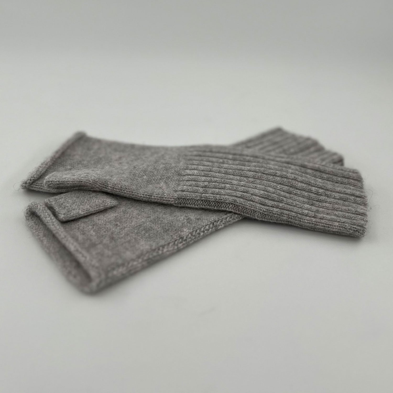 The Fingerless Cashmere Gloves | Heather Grey