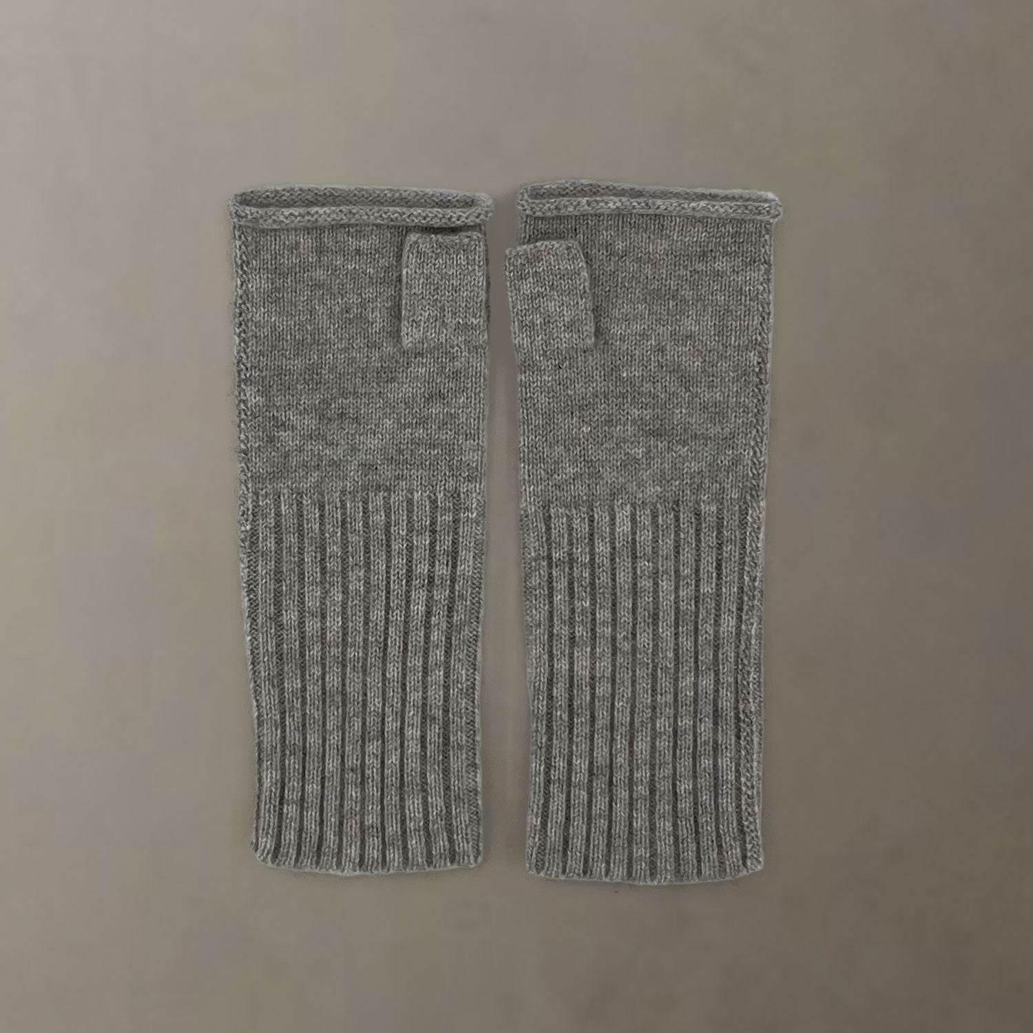 The Fingerless Cashmere Gloves | Heather Grey